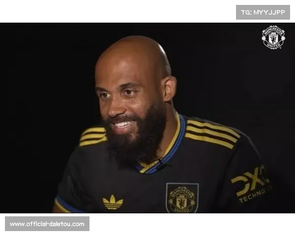 曼联新援组建三叉戟，姆伯莫双响助球队首进前四